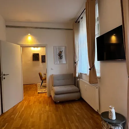 Hidden Gem In Old Town Štýrský Hradec